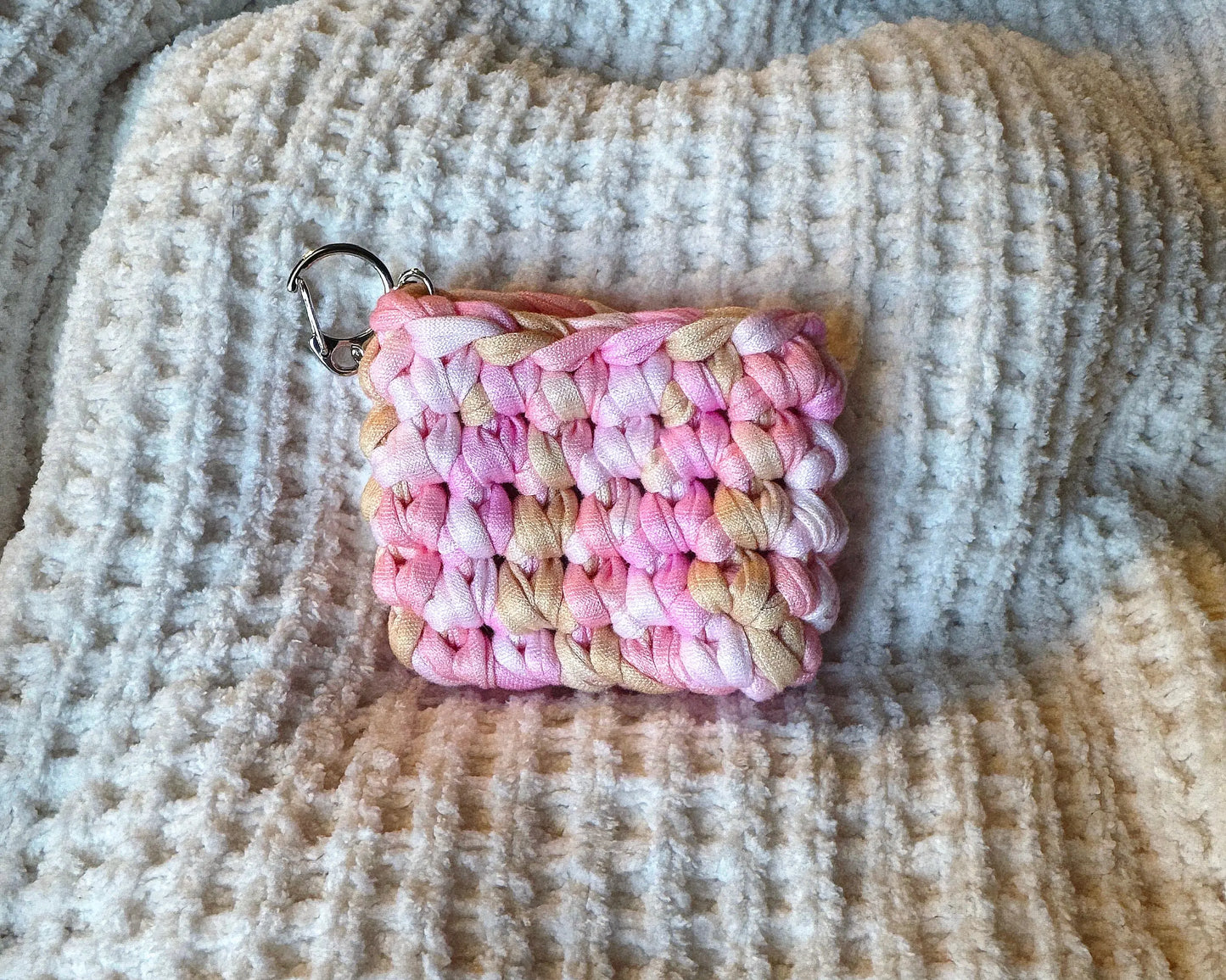 Day Dreams - Earbud Case katnaps and crafts